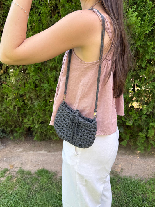 Bolso de hombro gris